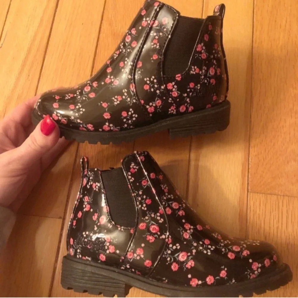 Blowfish Rainy-T Black Multi Cottage Rose Patent Chelsea Boots Size 7 Kids